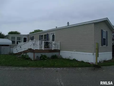 1601 E Jackson St, Macomb, IL 61455 photo 1