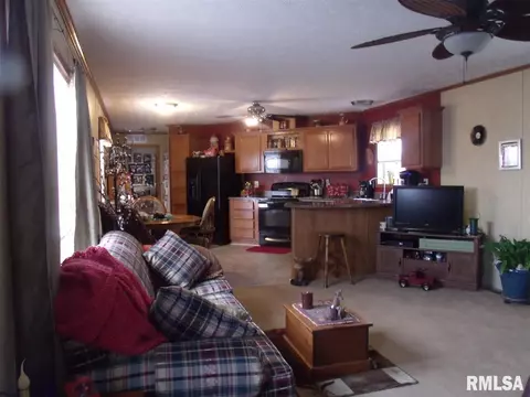 1601 E Jackson St, Macomb, IL 61455 photo 2