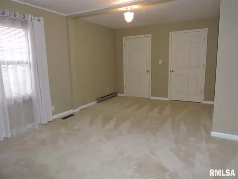 910 Memorial Dr, Macomb, IL 61455 photo 14