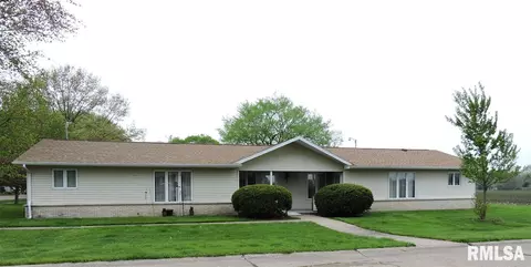 172 James Dr # C, Macomb, IL 61455 photo 1