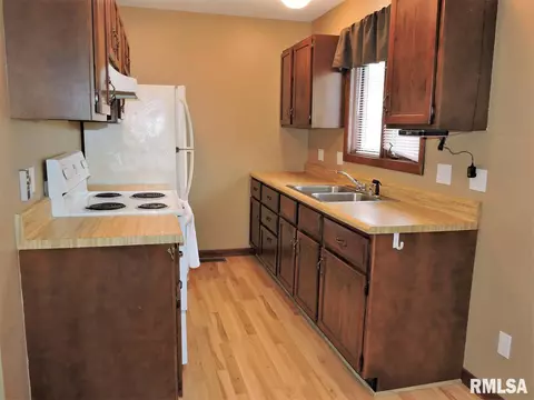 172 James Dr # C, Macomb, IL 61455 photo 11
