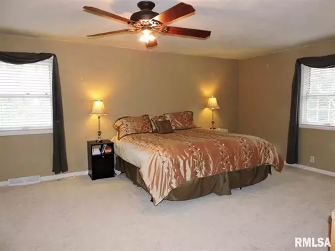32 Elmo Dr, Macomb, IL 61455 photo 24