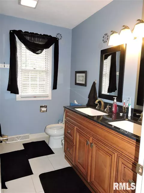 32 Elmo Dr, Macomb, IL 61455 photo 22