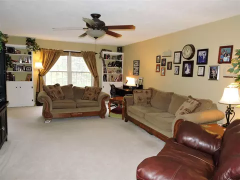 32 Elmo Dr, Macomb, IL 61455 photo 9