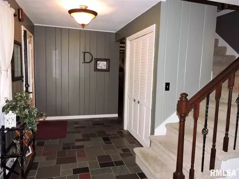 32 Elmo Dr, Macomb, IL 61455 photo 7