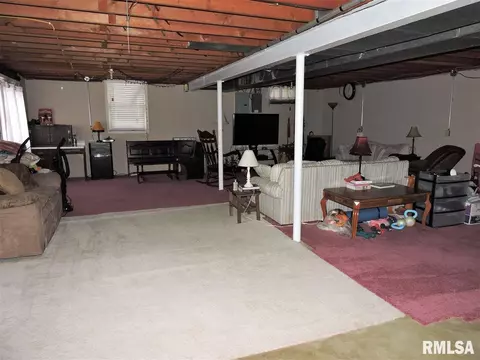 32 Elmo Dr, Macomb, IL 61455 photo 27
