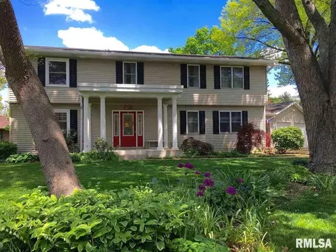 700 Auburn Dr, Macomb, IL 61455 photo 1
