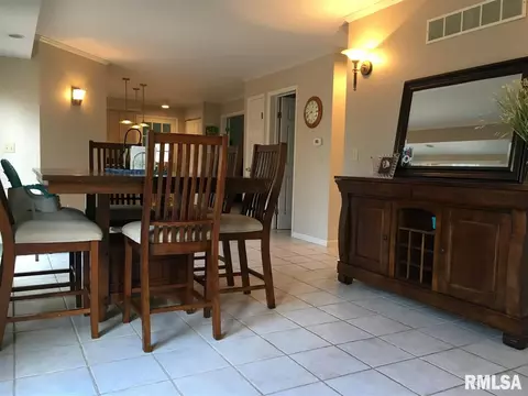 700 Auburn Dr, Macomb, IL 61455 photo 9
