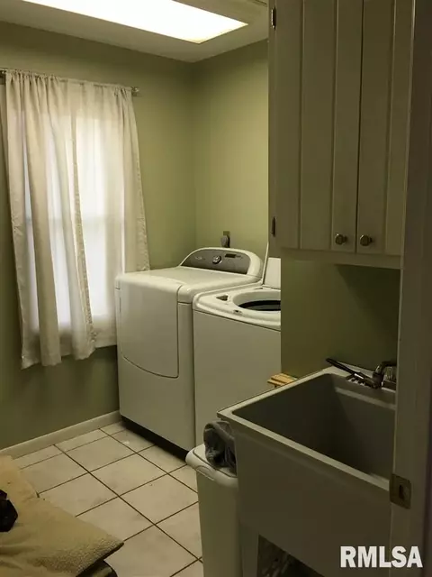 700 Auburn Dr, Macomb, IL 61455 photo 15