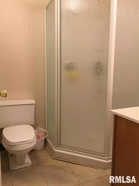 700 Auburn Dr, Macomb, IL 61455 photo 30