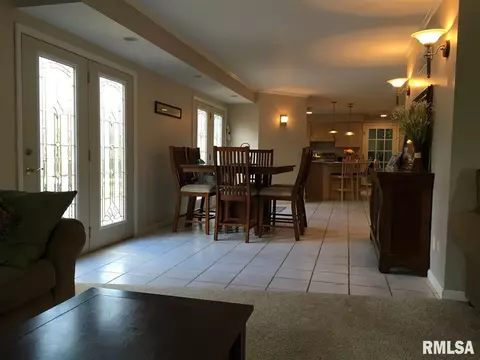 700 Auburn Dr, Macomb, IL 61455 photo 8