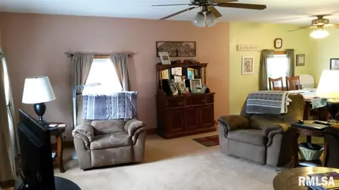 1109 E Calhoun, Macomb, IL 61455 photo 11