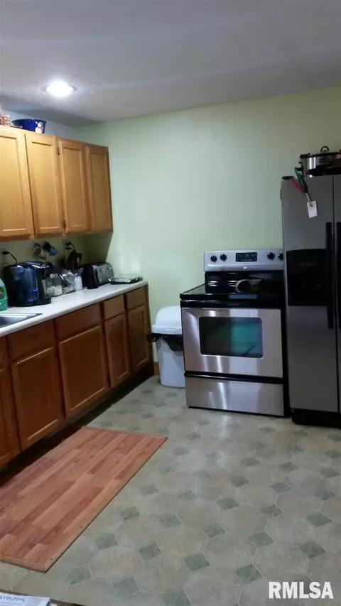 1109 E Calhoun, Macomb, IL 61455 photo 8