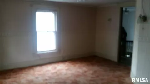 509 S Main St, Canton, IL 61520 photo 12