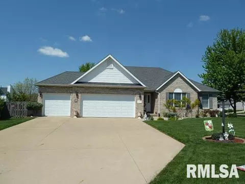2303 W Marks Pl, Dunlap, IL 61525 photo 3