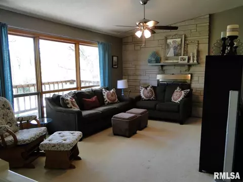 1419 Debbie Ln, Macomb, IL 61455 photo 5