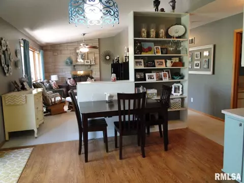 1419 Debbie Ln, Macomb, IL 61455 photo 8