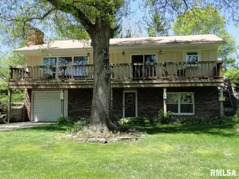 1419 Debbie Ln, Macomb, IL 61455 photo 2