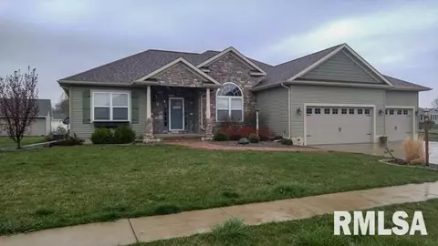 105 E Lee St, Tremont, IL 61568 photo 1