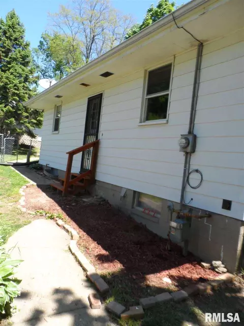 1429 E Tripp, Peoria, IL 61603 photo 6