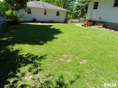 1429 E Tripp, Peoria, IL 61603 photo 3