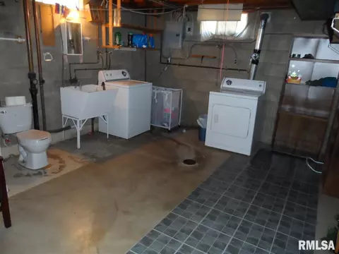1429 E Tripp, Peoria, IL 61603 photo 23