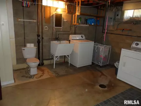 1429 E Tripp, Peoria, IL 61603 photo 24
