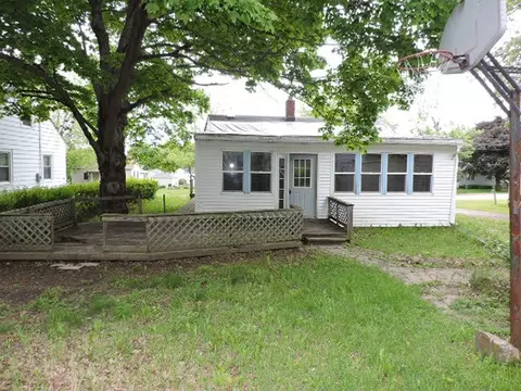 204 W Hill St, Eureka, IL 61530 photo 3