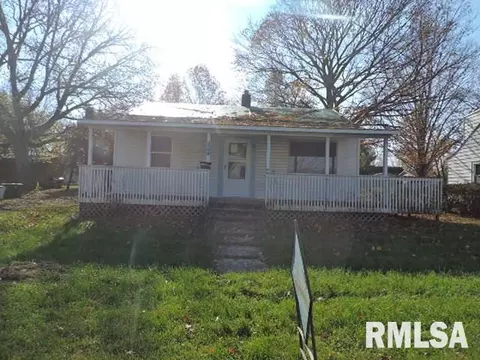 204 W Hill St, Eureka, IL 61530 photo 1