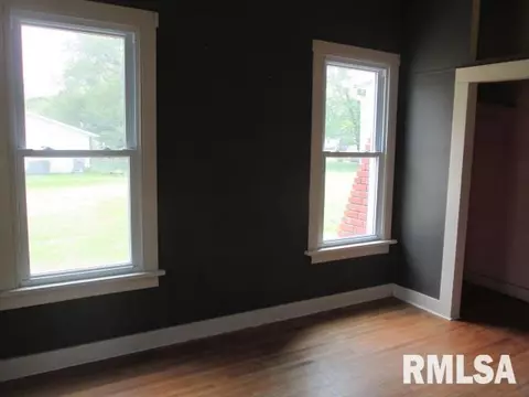 1160 E Locust St, Canton, IL 61520 photo 7