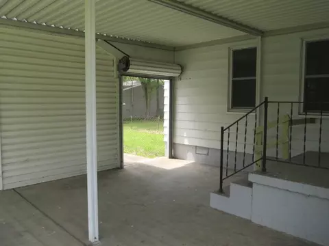 1160 E Locust St, Canton, IL 61520 photo 3