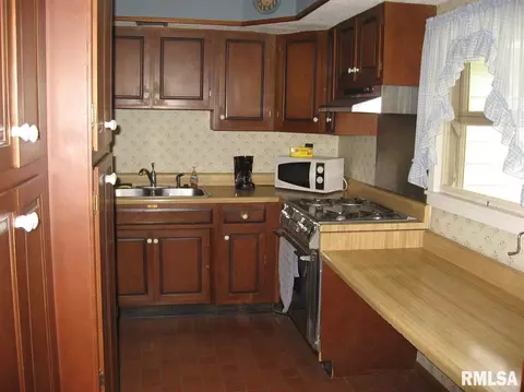 1339 Parkview Dr, Macomb, IL 61455 photo 9