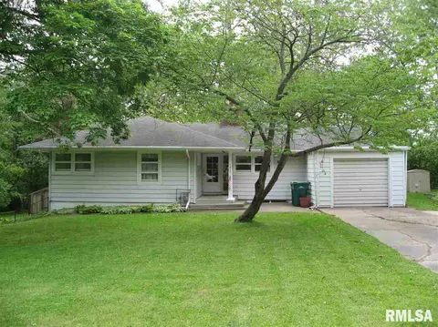1339 Parkview Dr, Macomb, IL 61455 photo 1