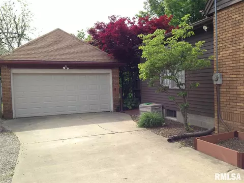402 S Darst St, Eureka, IL 61530 photo 29