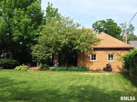 402 S Darst St, Eureka, IL 61530 photo 26