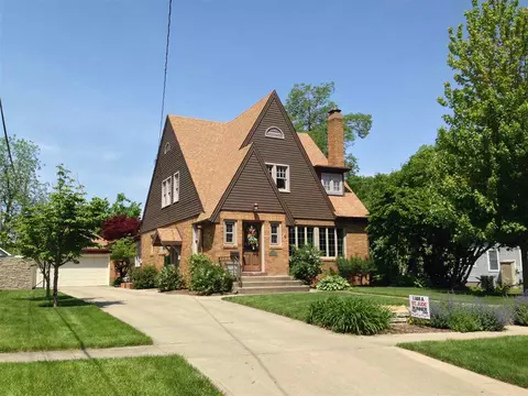 402 S Darst St, Eureka, IL 61530 photo 1