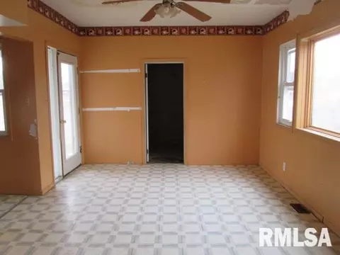 200 Central Ave, Saint David, IL 61563 photo 7