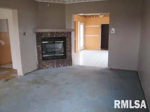 200 Central Ave, Saint David, IL 61563 photo 6