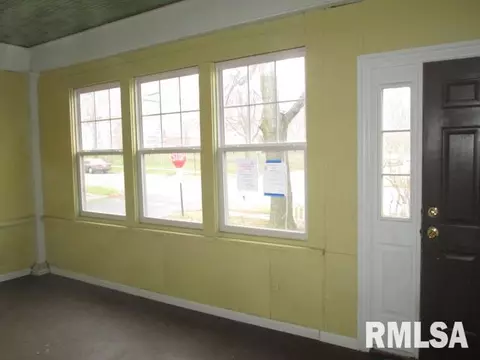 109 E College Ave, Eureka, IL 61530 photo 18