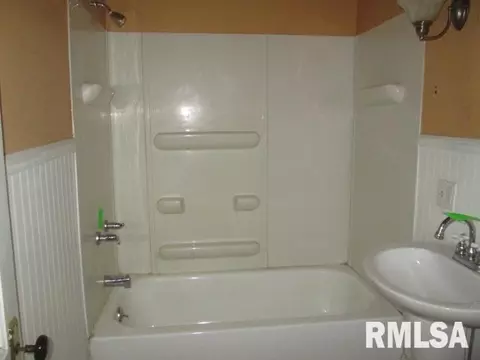 109 E College Ave, Eureka, IL 61530 photo 16