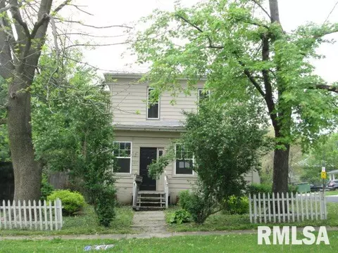 109 E College Ave, Eureka, IL 61530 photo 1