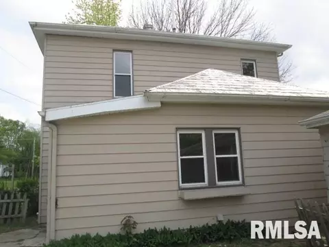 109 E College Ave, Eureka, IL 61530 photo 2