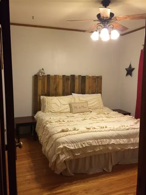 304 E Harrison St, Eureka, IL 61530 photo 17