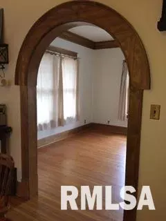 304 E Harrison St, Eureka, IL 61530 photo 5
