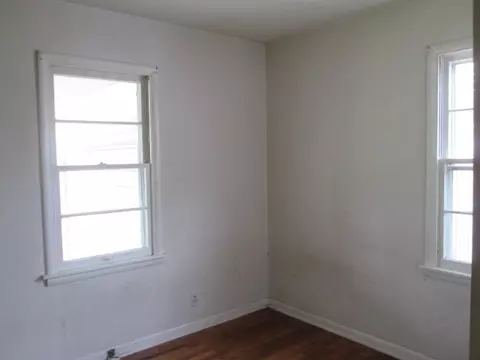 985 E Ash, Canton, IL 61520 photo 7