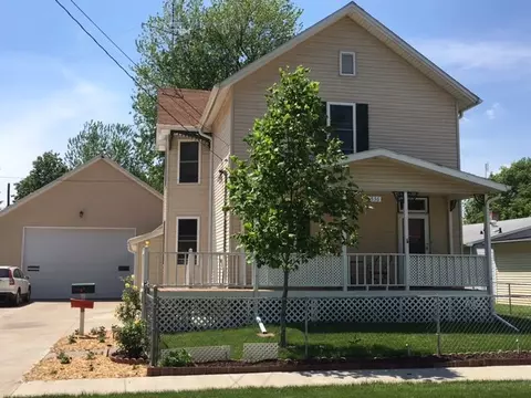536 Johnson Ct, Canton, IL 61520 photo 3
