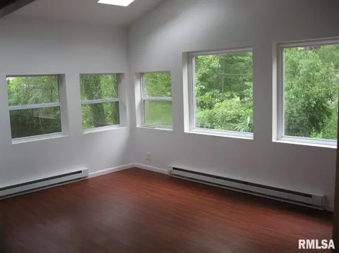 815 N Charles St, Macomb, IL 61455 photo 7