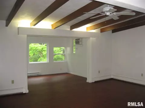 815 N Charles St, Macomb, IL 61455 photo 6