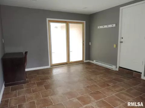 213 E Sheridan St, Manito, IL 61546 photo 10