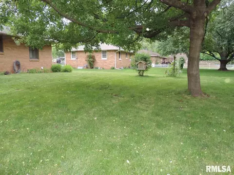 213 E Sheridan St, Manito, IL 61546 photo 21
